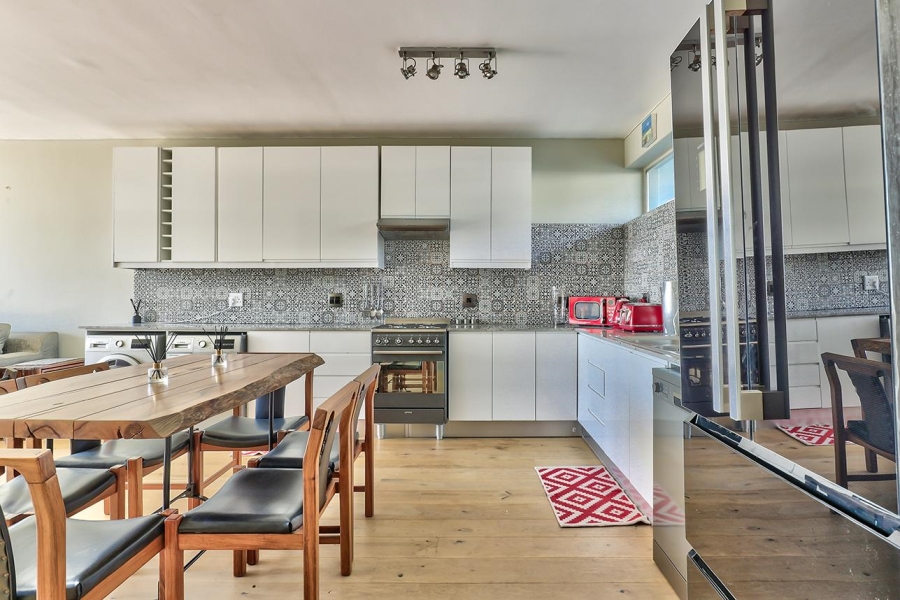 To Let 3 Bedroom Property for Rent in Sea Point Western Cape